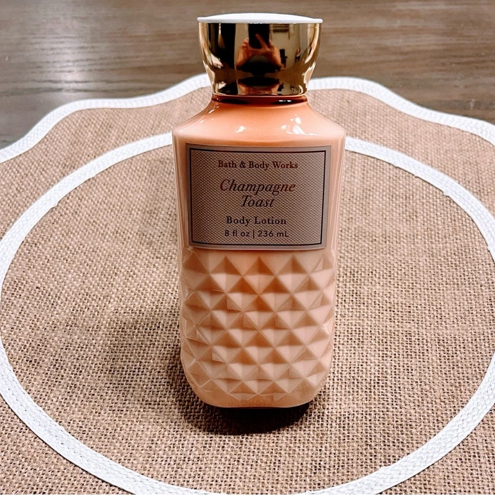 NEW Bath & Body Works Champagne Toast Body Lotion 8oz.